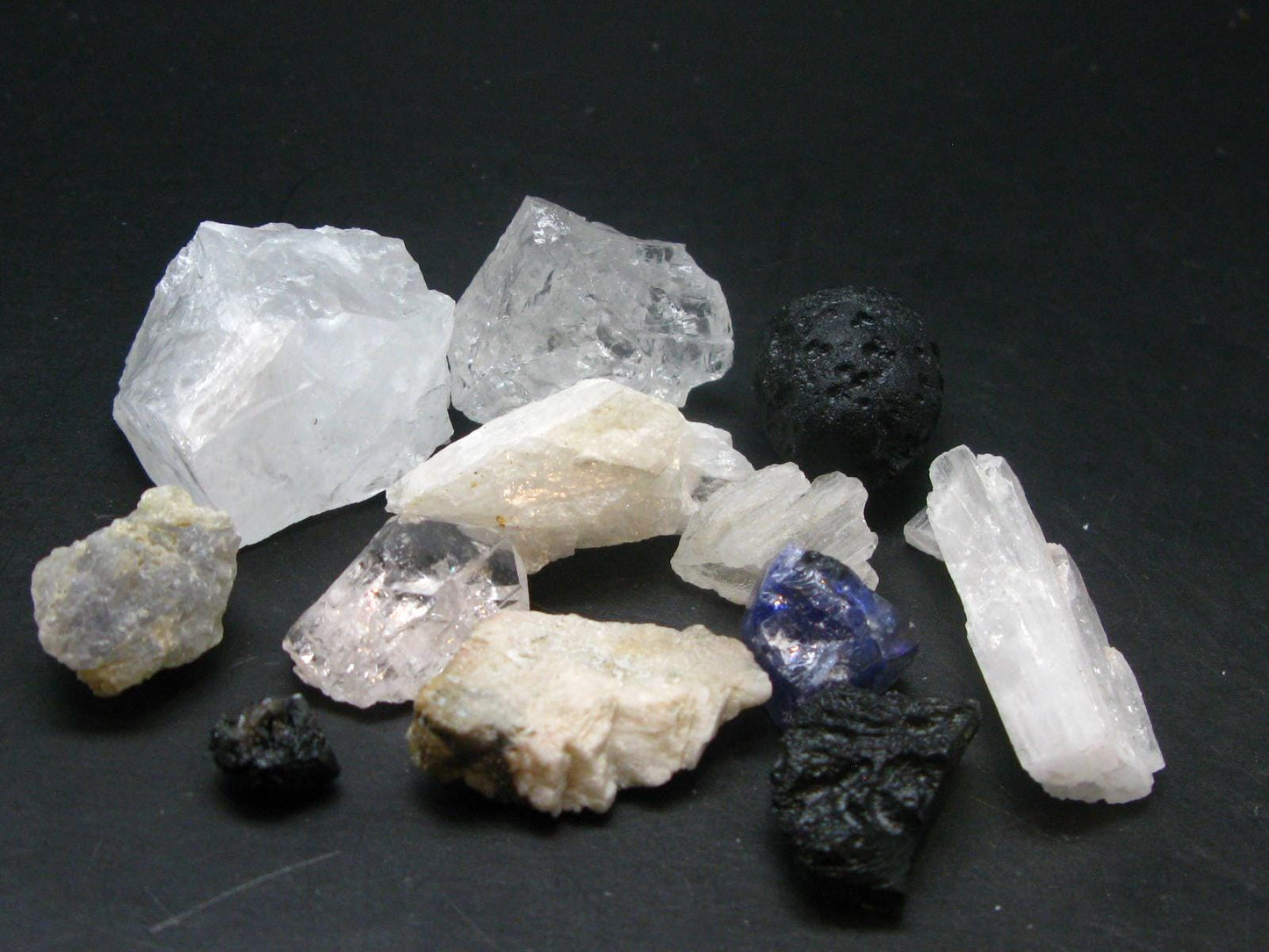 Synergy 12 Set Phenakite Moldavite Natrolite Petalite Danburite Tektite Scolecite Herderite Tanzanite Brookite 135.64 Gr