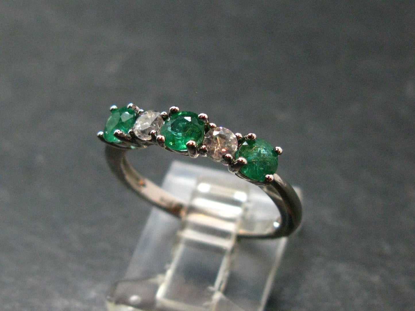 Emerald Faceted Silver Ring from Colombia - 2.29 Grams Total - Size 7