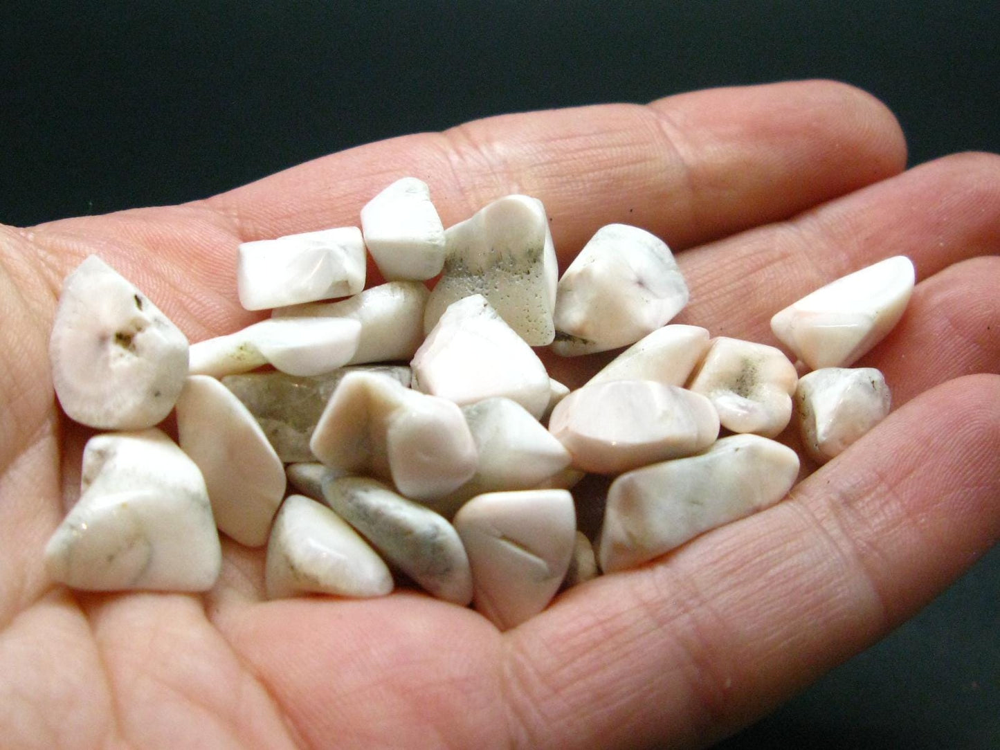 Lot Of 25 Natrolite Tumbled Stones From Indonesia - 102.15 Carats