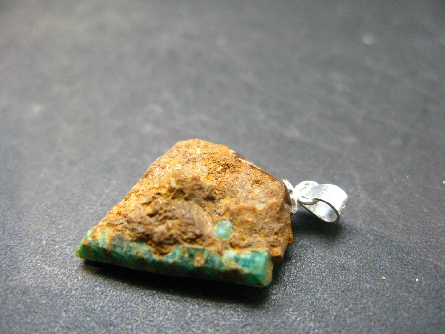 Emerald Beryl Silver Pendant from Afghanistan - 1.1" - 2.28 Grams
