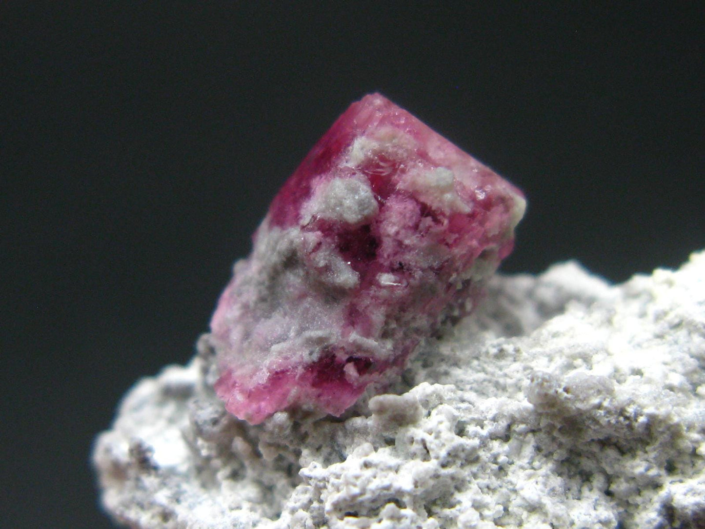 Rare Gem Bixbite Red Emerald Beryl Cluster From Utah USA - 1.1" - 4.77 Grams