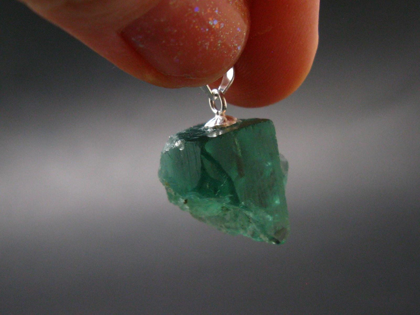 Rare!! Emerald Green Fluorite Crystal Silver Pendant From UK - 3.84 Grams - 0.8"