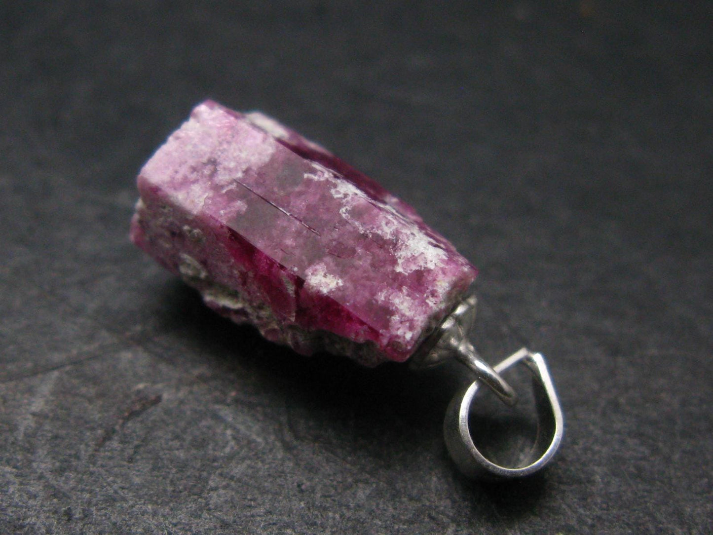 Bixbite Red Emerald Beryl Silver Pendant From Utah USA - 6.36 Carats - 0.8"
