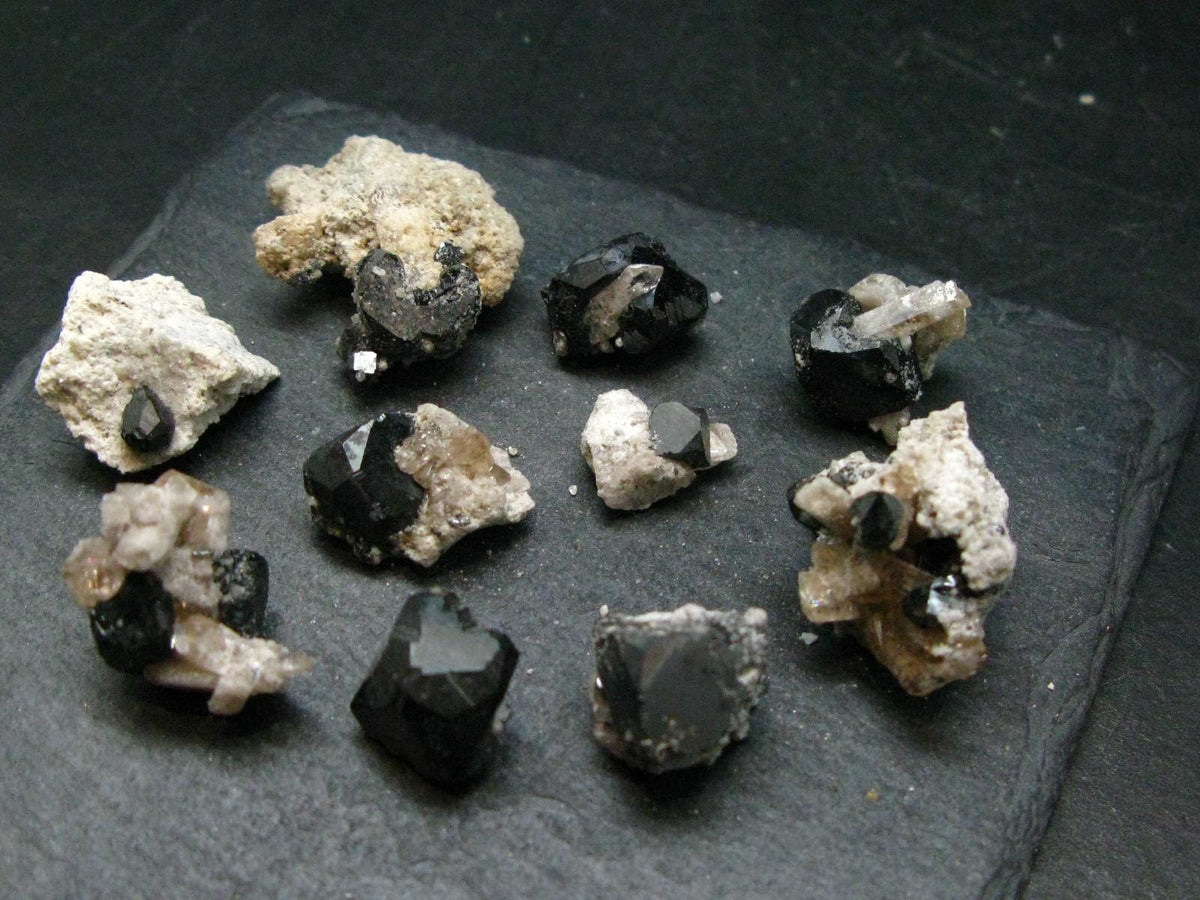 Lot of 10 Topaz & Bixbyite Crystals from Utah, USA - 33.90 Grams