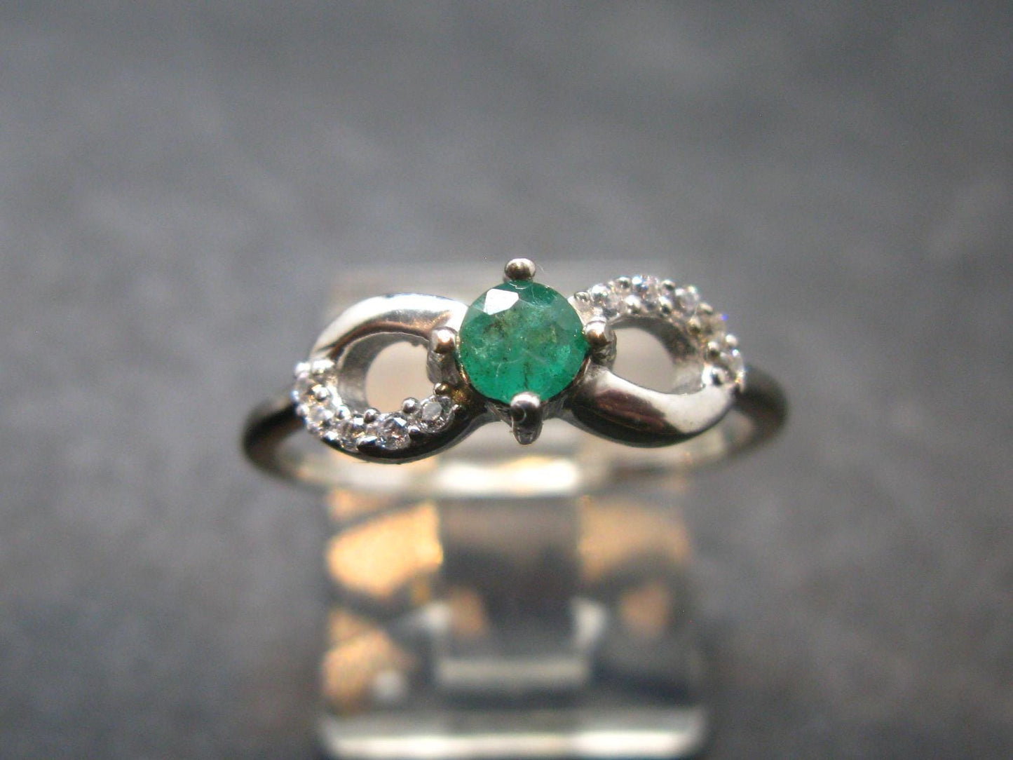 Emerald Crystal Silver Ring from Colombia - 1.69 Grams - Size 8