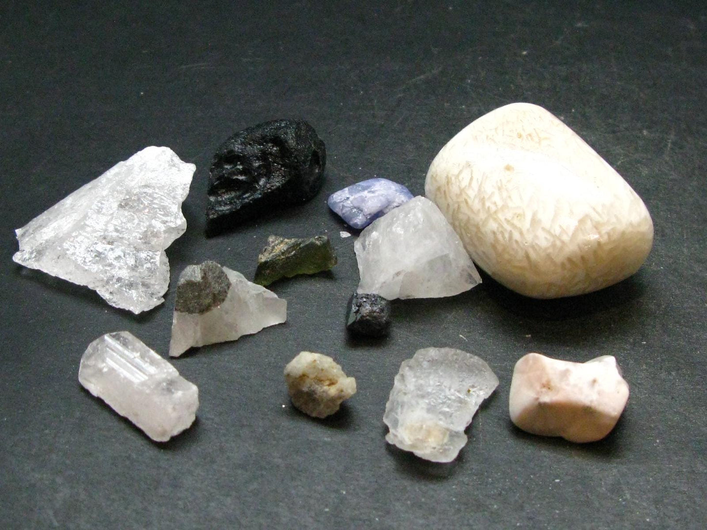 Synergy 12 Set Phenakite Moldavite Natrolite Petalite Danburite Tektite Scolecite Herderite Tanzanite Brookite 47.56 Gr