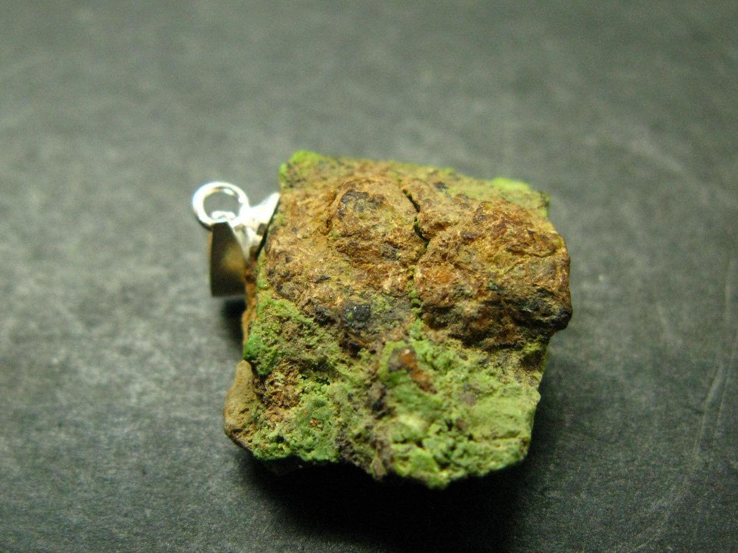Gaspeite Silver Pendant From Australia - 0.9" - 4.39 Grams