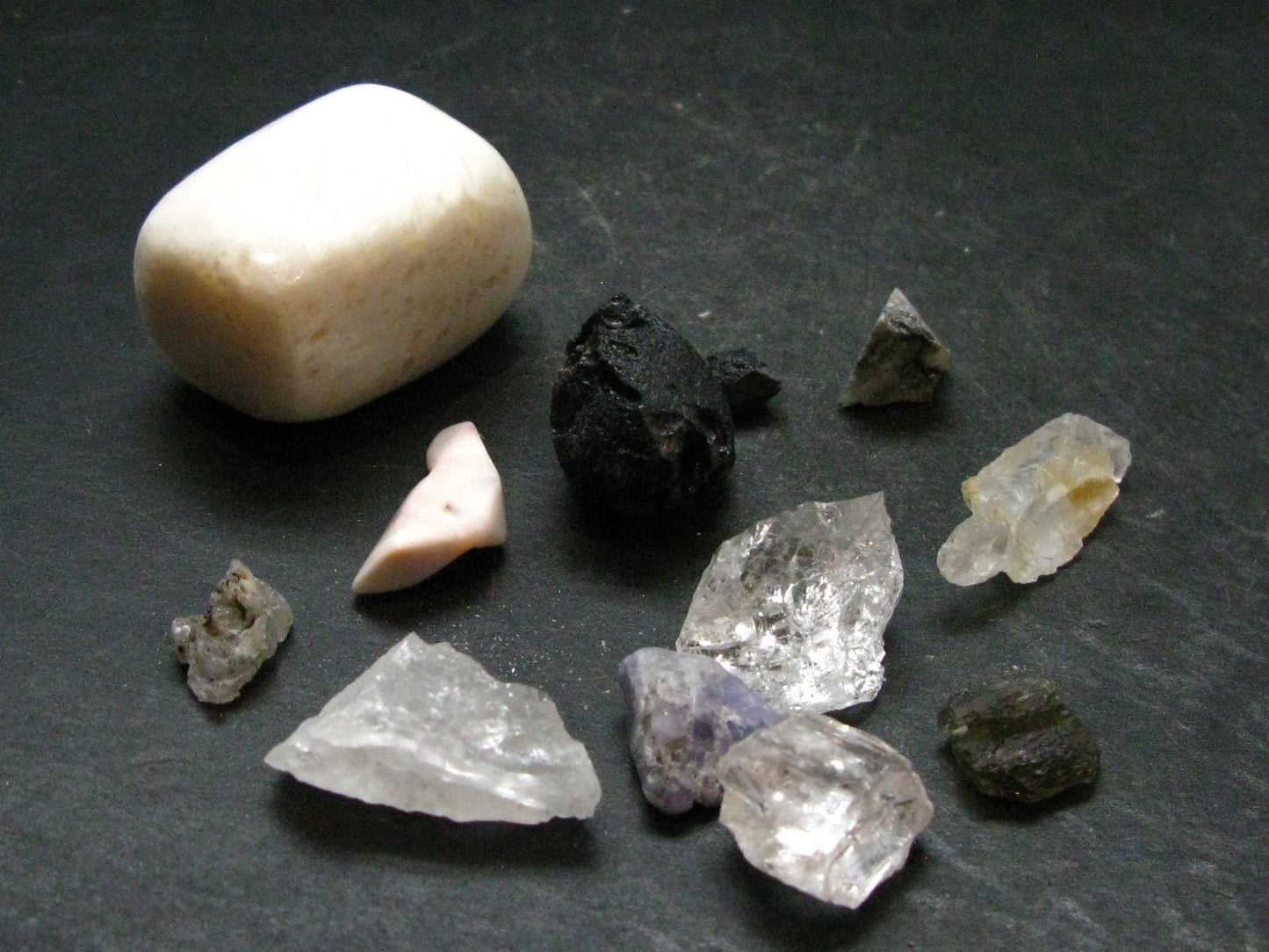 Synergy 12 Set Phenakite Moldavite Natrolite Petalite Danburite Tektite Scolecite Herderite Tanzanite Brookite 49.95 Gr
