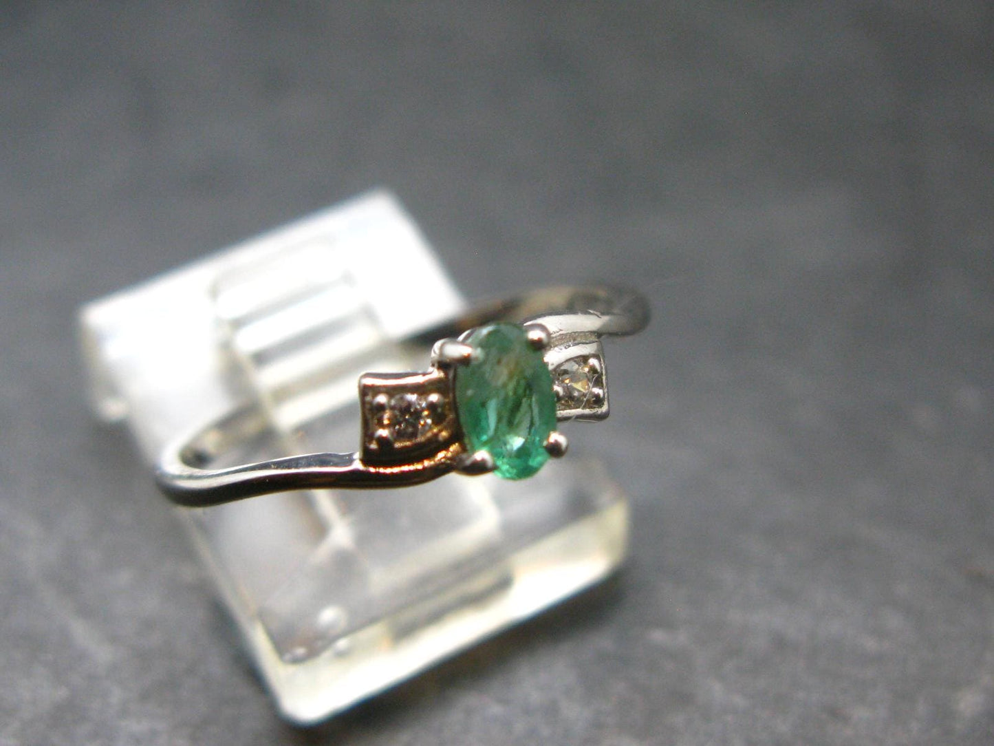 Emerald Crystal Silver Ring from Colombia - 1.28 Grams - Size 7.25