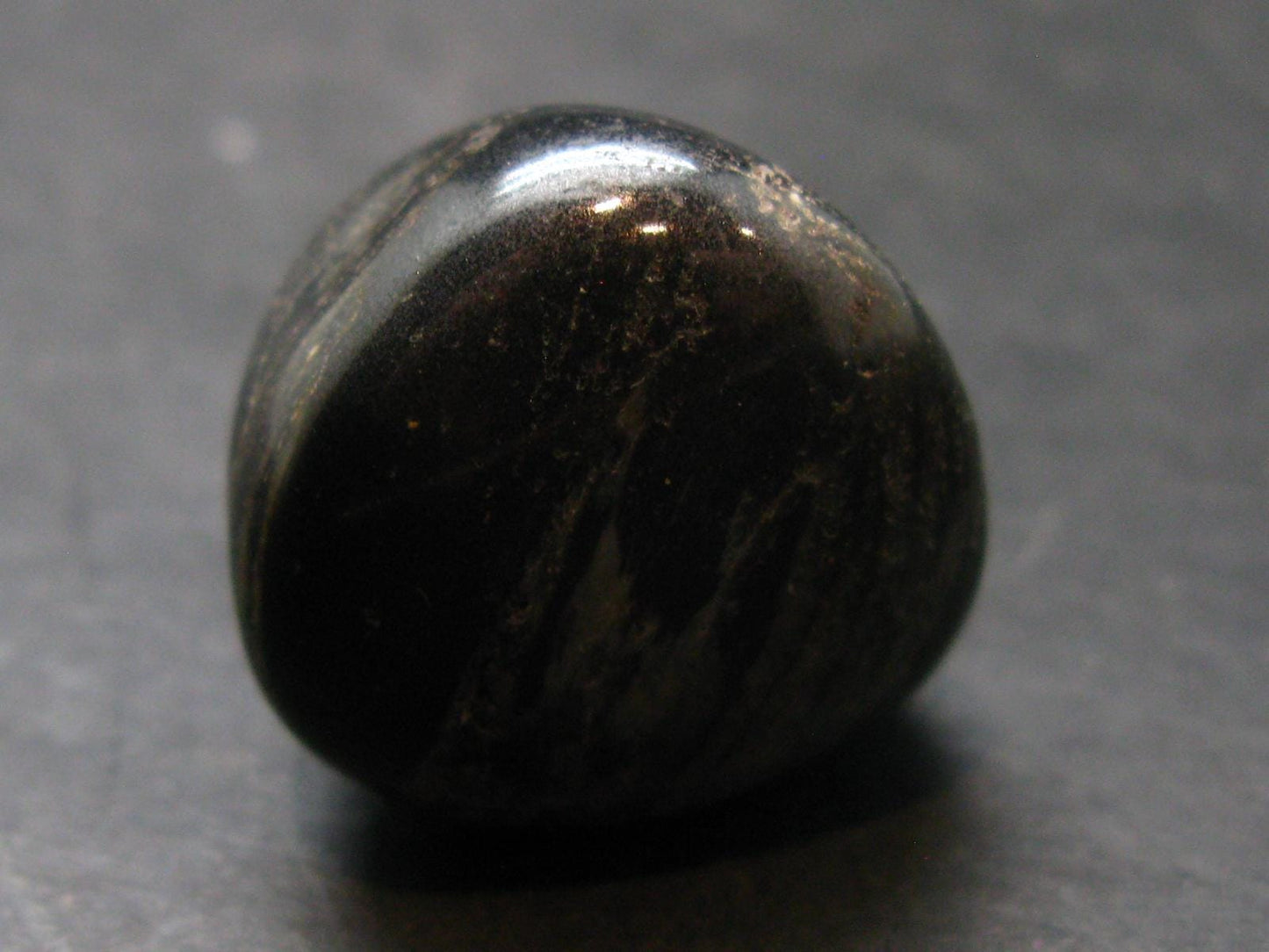 Rare ISUA Stone from Greenland - 0.9" - 18.19 Grams