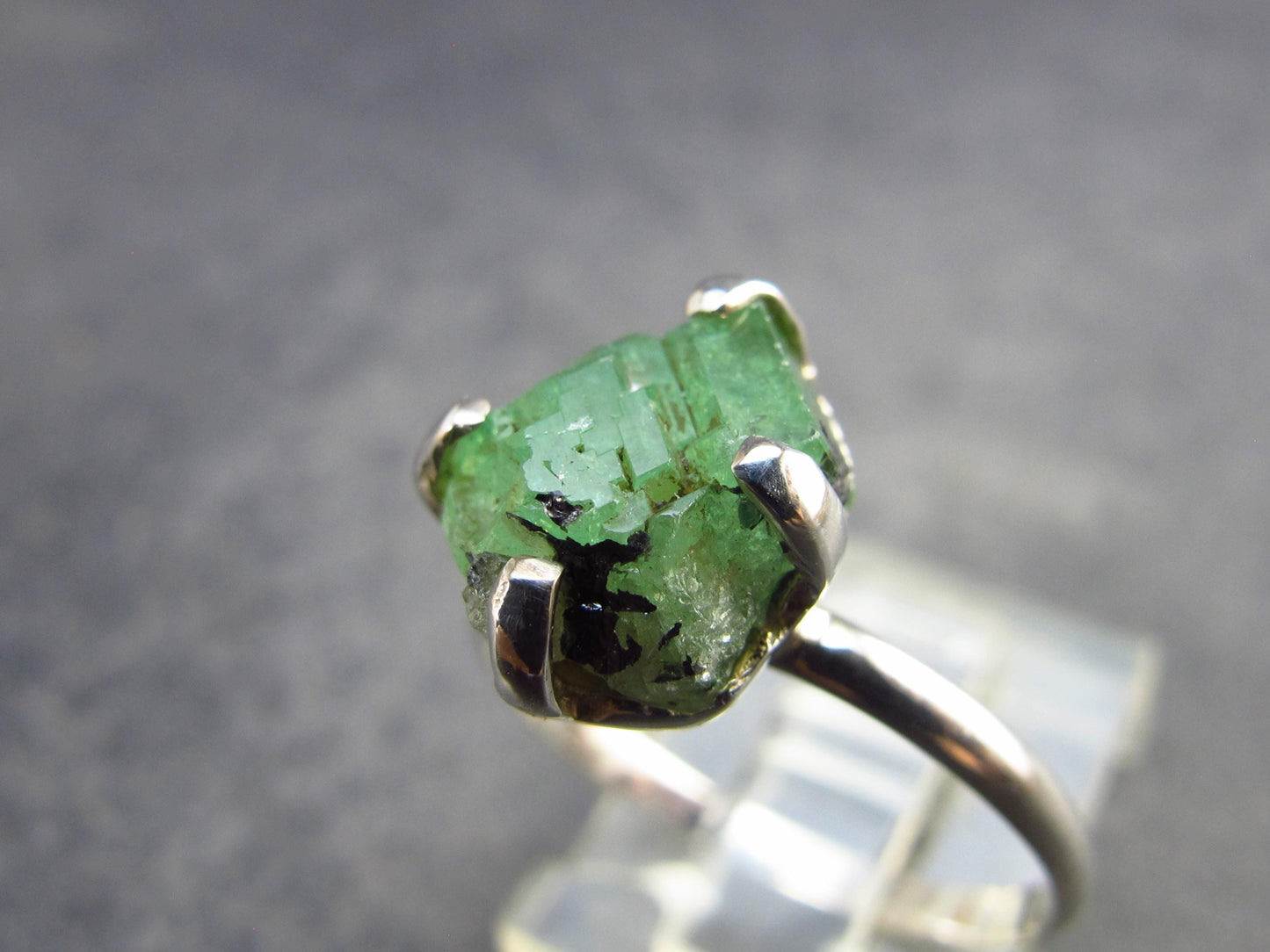 Tsavorite Gem Green Garnet Sterling Silver Ring from Tanzania - 2.61 Grams - Size 8.5