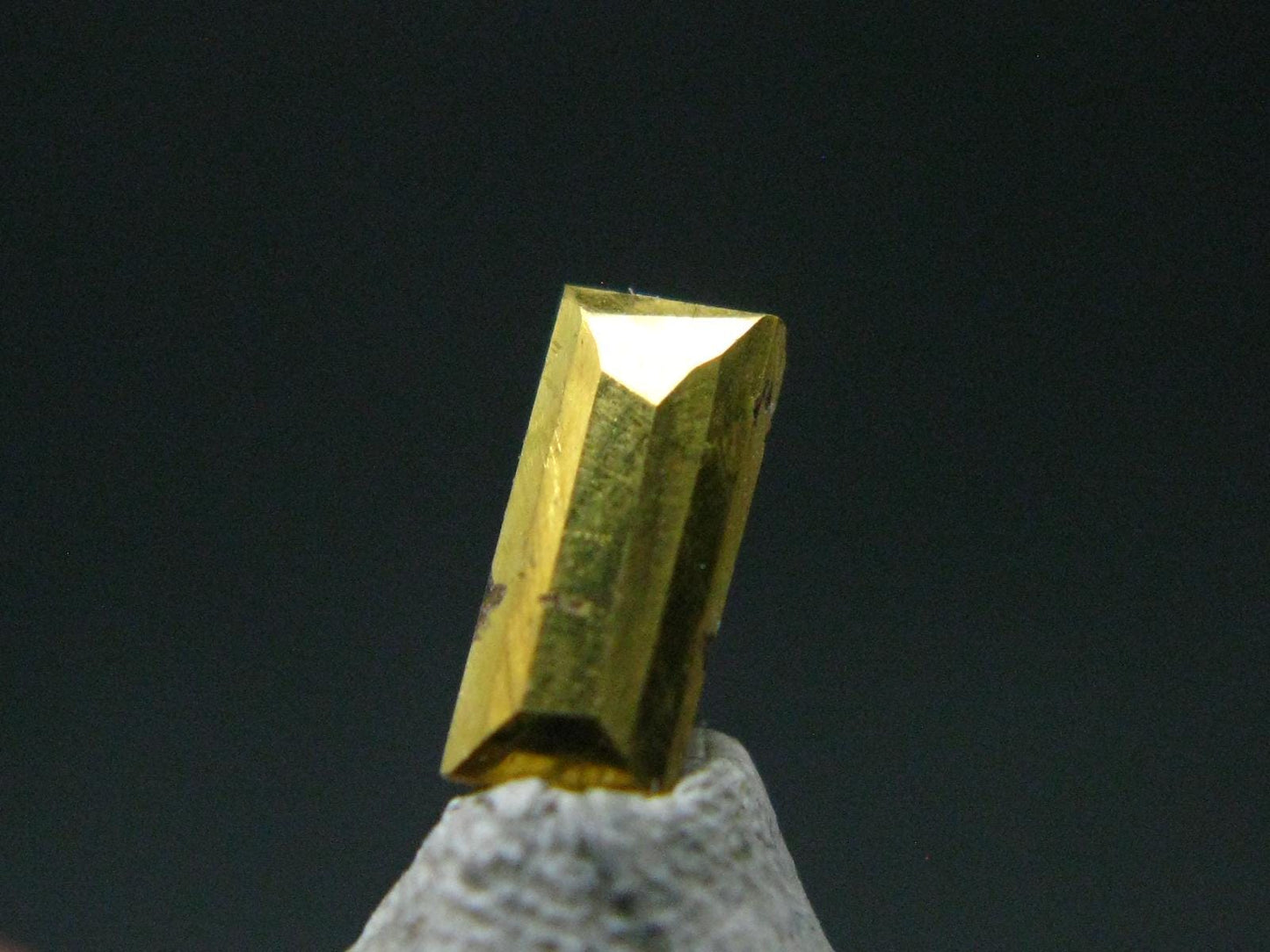 Rare Gem Native Gold Cut Stone from USA - 1.82 Carats