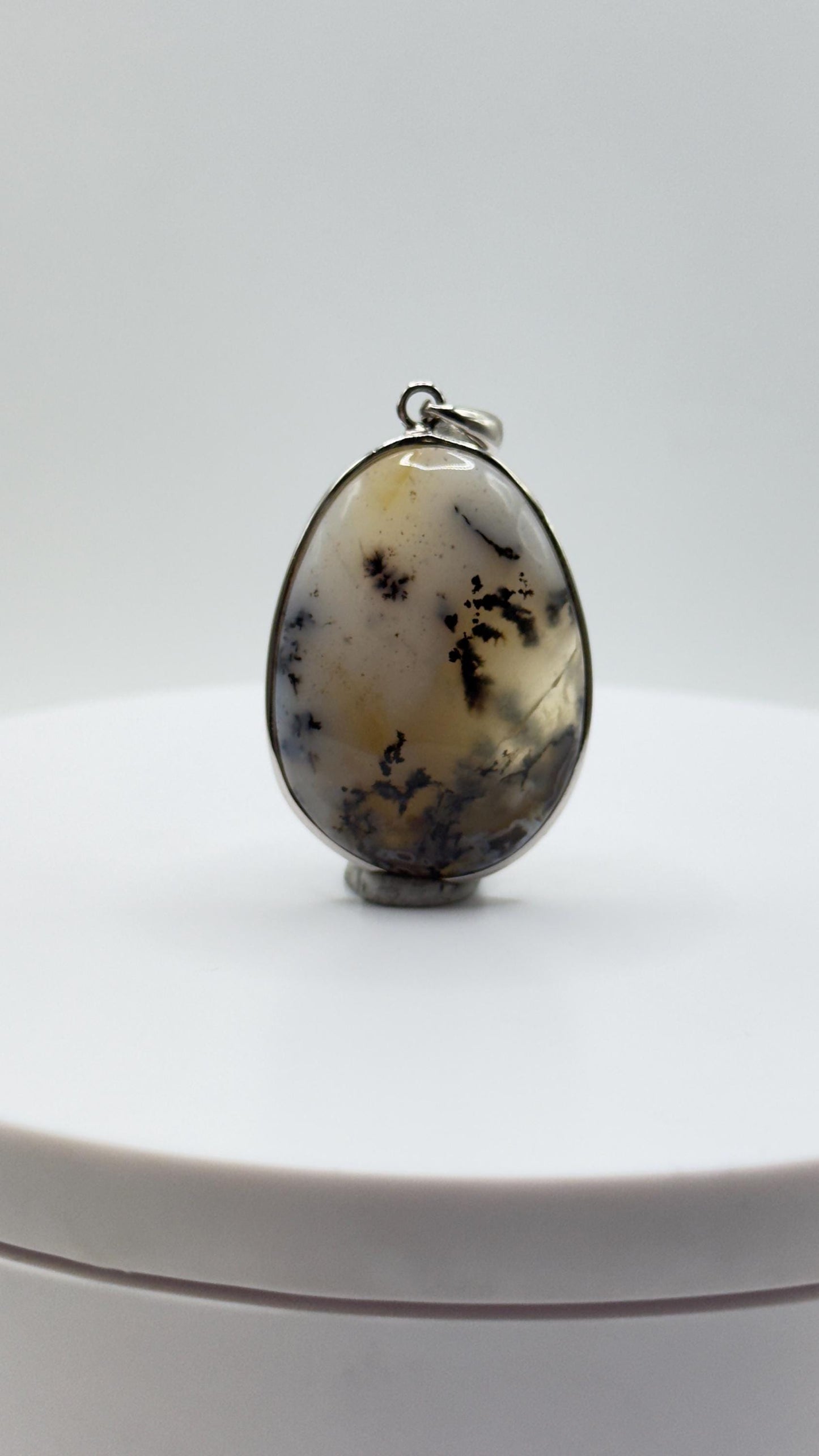 Elegant Dendritic Agate Oval Pendant – Natural Scenic Landscape Stone Jewelry