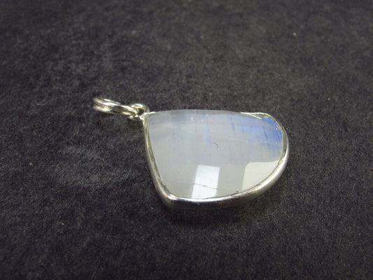 Natural Glow From Inside Moonstone 925 Silver Pendant - 0.9" - 1.95 Grams