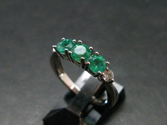 Emerald Crystal Silver Ring from Colombia - 1.21 Carats - Size 7