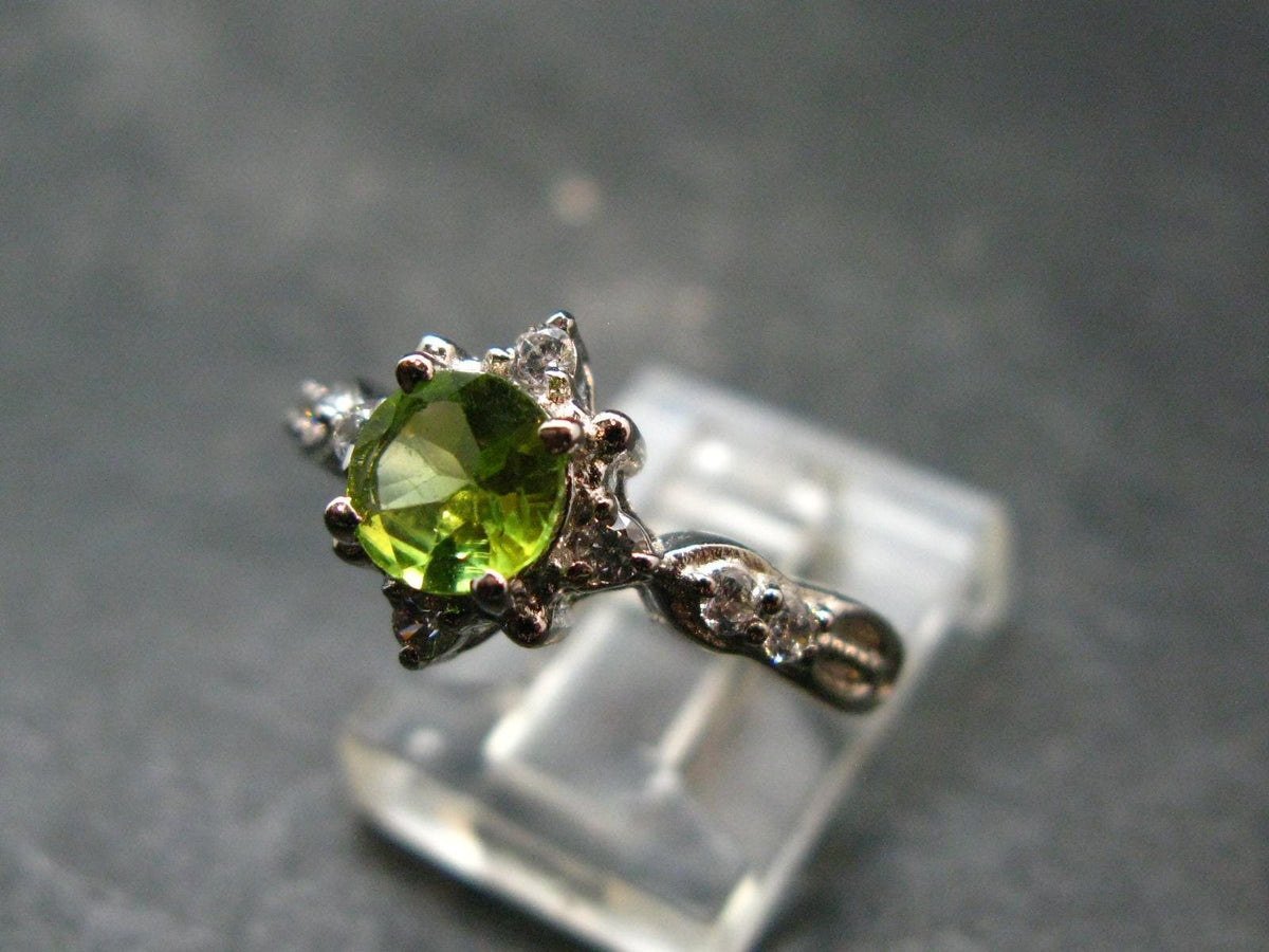 Natural Faceted Peridot Olivine Sterling Silver Ring - 3.10 Grams - Size 6.5