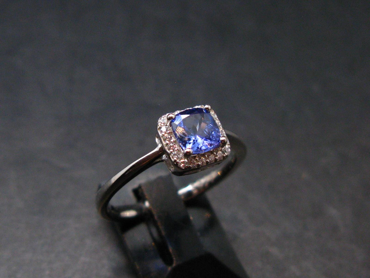 Tanzanite (Zoisite) Sterling Silver Ring - 2.09 Grams - Size 7