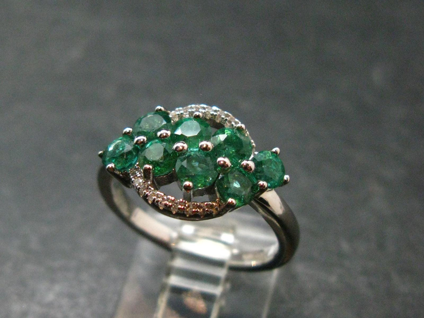Emerald Faceted Silver Ring from Colombia - 3.69 Grams Total - Size 7.25