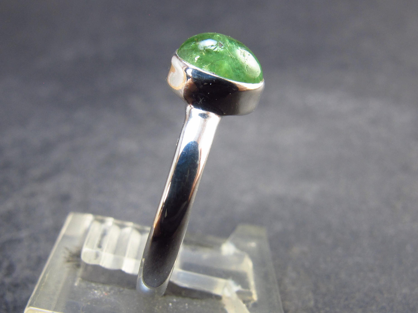 Tsavorite Green Garnet Sterling Silver Ring from Tanzania - 1.97 Grams - Size 6