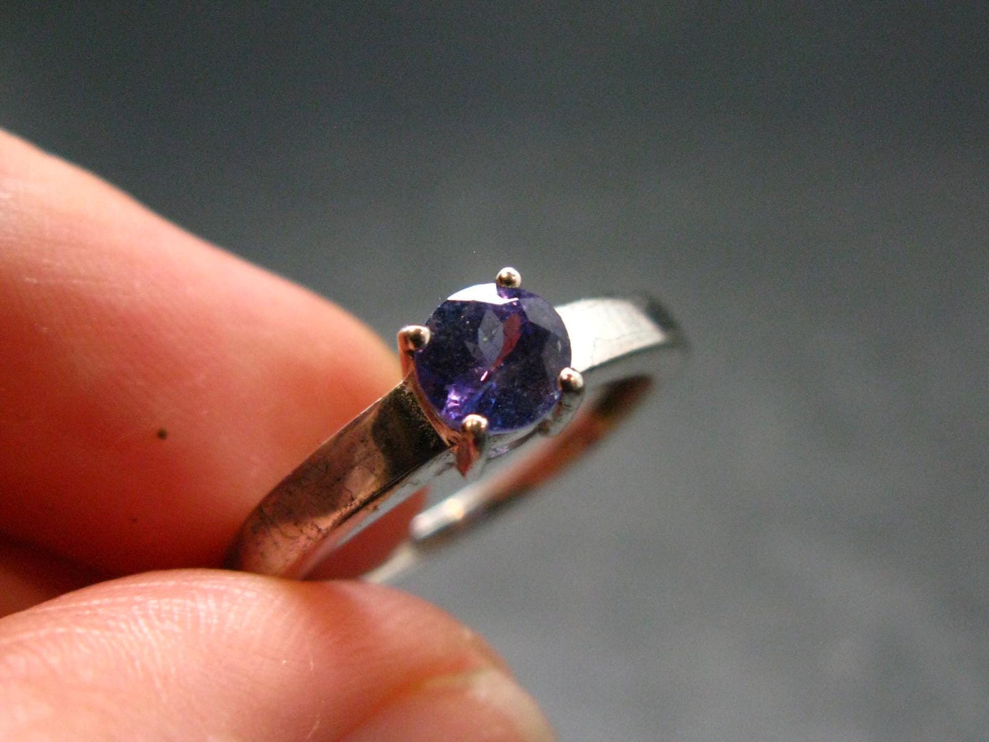 Tanzanite (Zoisite) Sterling Silver Ring - 2.20 Grams - Size 7