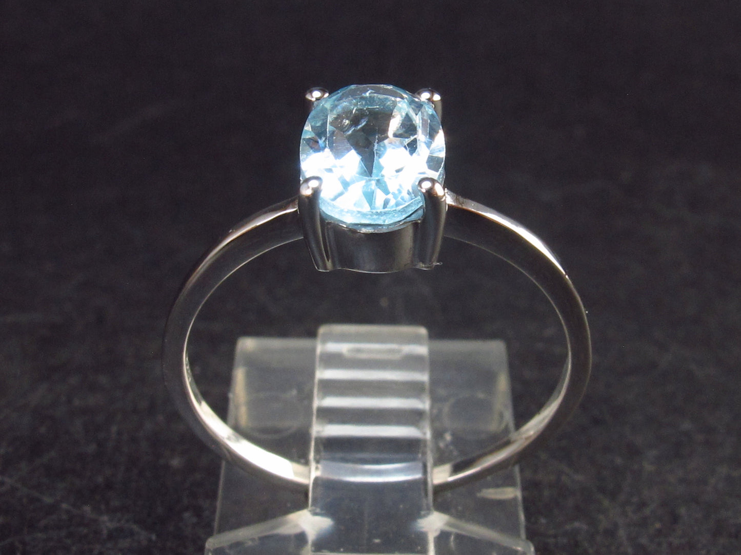 Natural Oval Shaped Facetted Blue Topaz Crystal Sterling Silver Ring - 1.62 Grams - Size 8.25