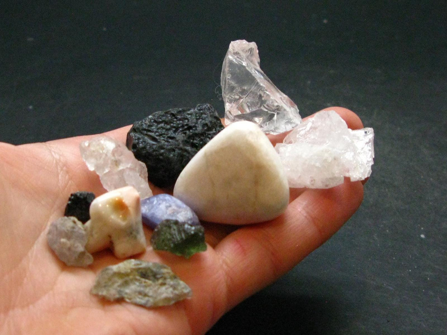 Synergy 12 Set Phenakite Moldavite Natrolite Petalite Danburite Tektite Scolecite Herderite Tanzanite Brookite 68.19 Gr