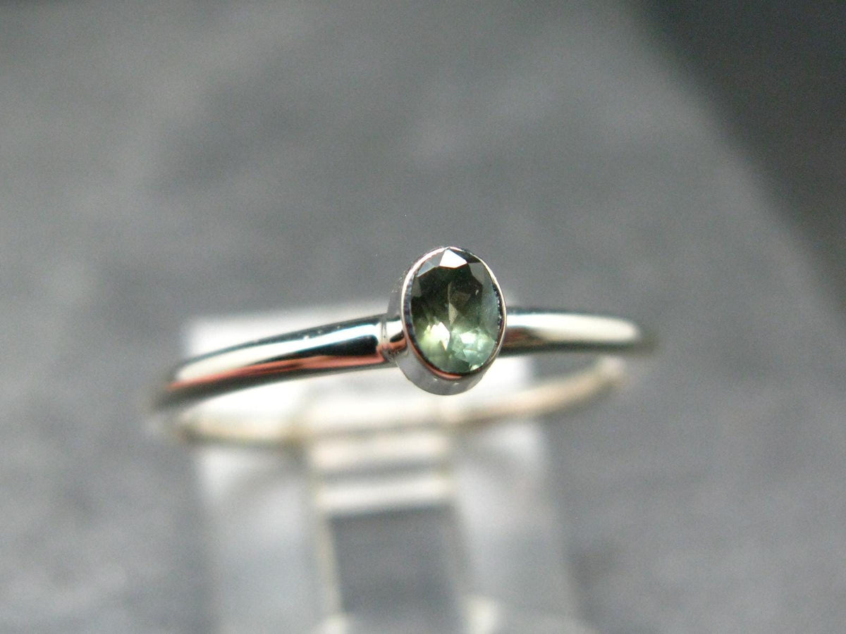 Genuine Alexandrite Gem Silver Ring From Russia - Size 7 - 1.51 Grams