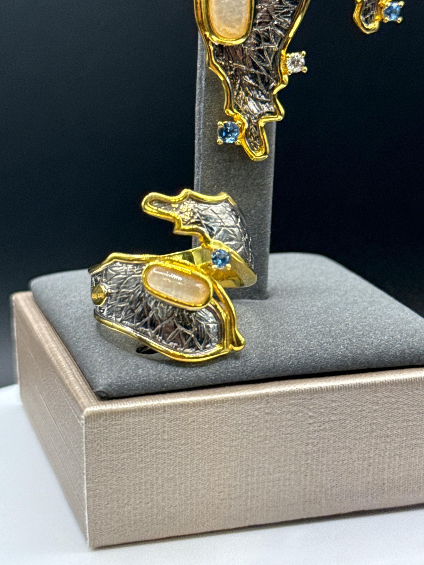 Elegant White Stone Jewelry Set – Pendant • Ring • Earrings