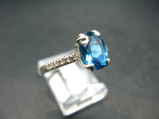 Natural Faceted Round Swiss Blue Topaz Crystal Sterling Silver Ring - 2.16 Grams - Size 7.75
