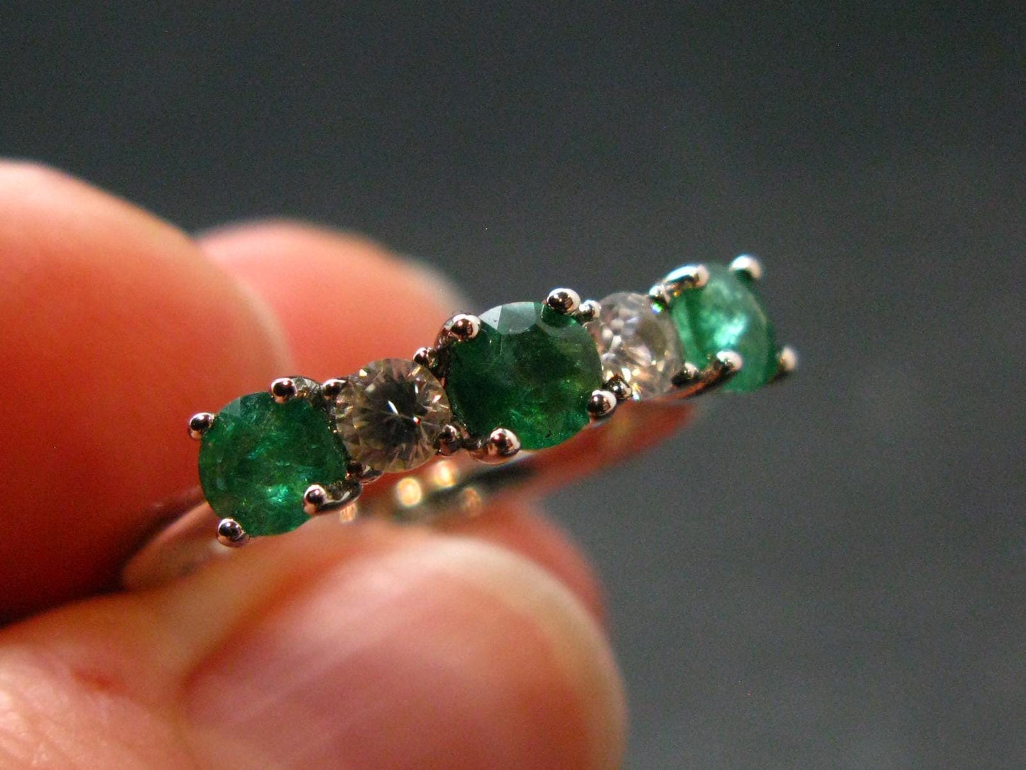 Emerald Faceted Silver Ring from Colombia - 2.29 Grams Total - Size 7