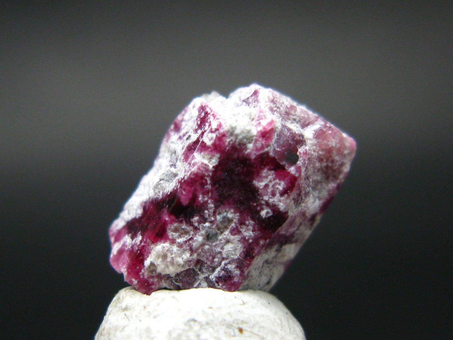Nice Rare Gem Bixbite Red Emerald Beryl Crystal From Utah USA - 7.23 Carats