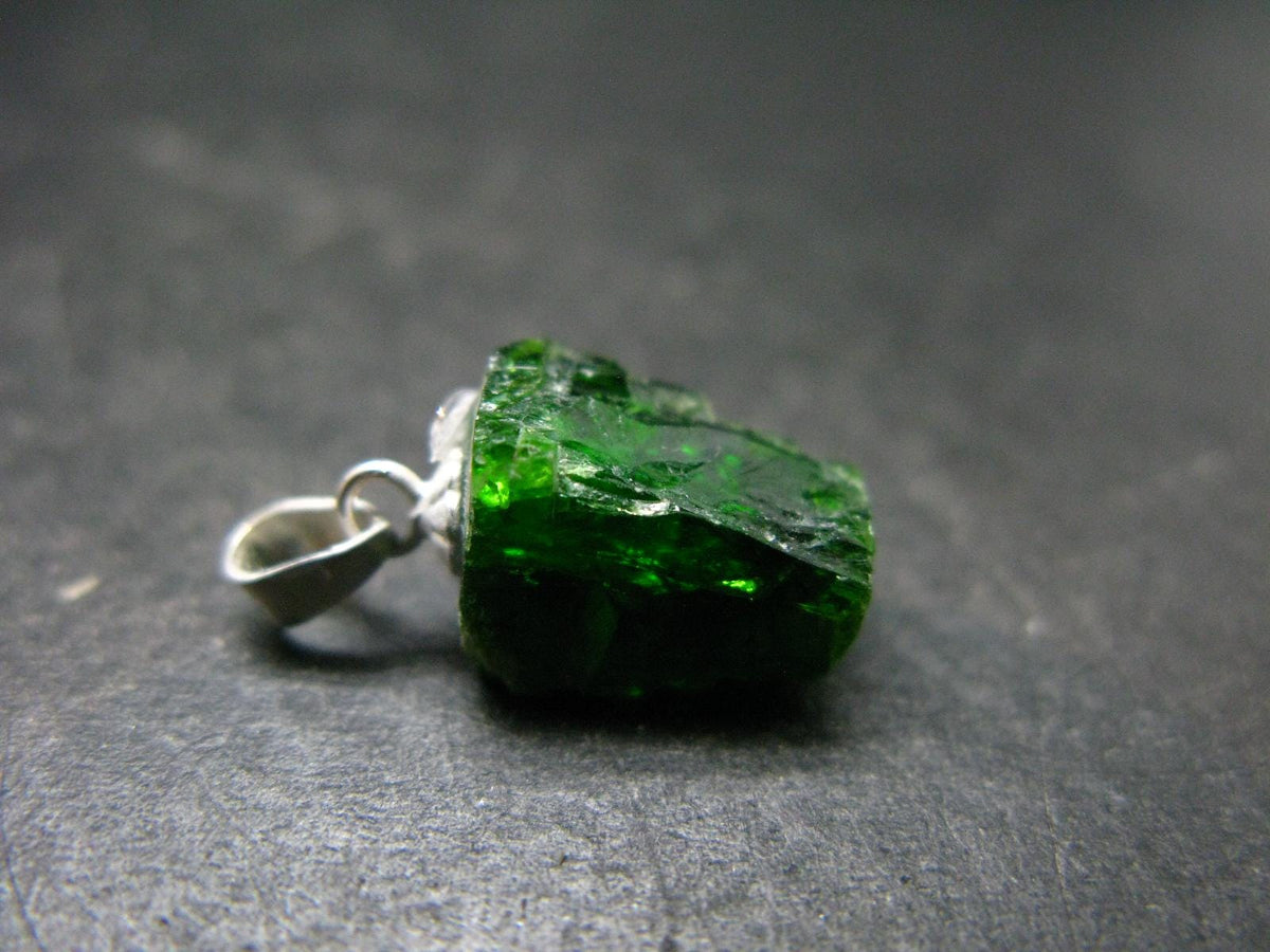 Green Chrome Diopside 925 Silver Pendant from Russia - 0.7" - 1.64 Grams