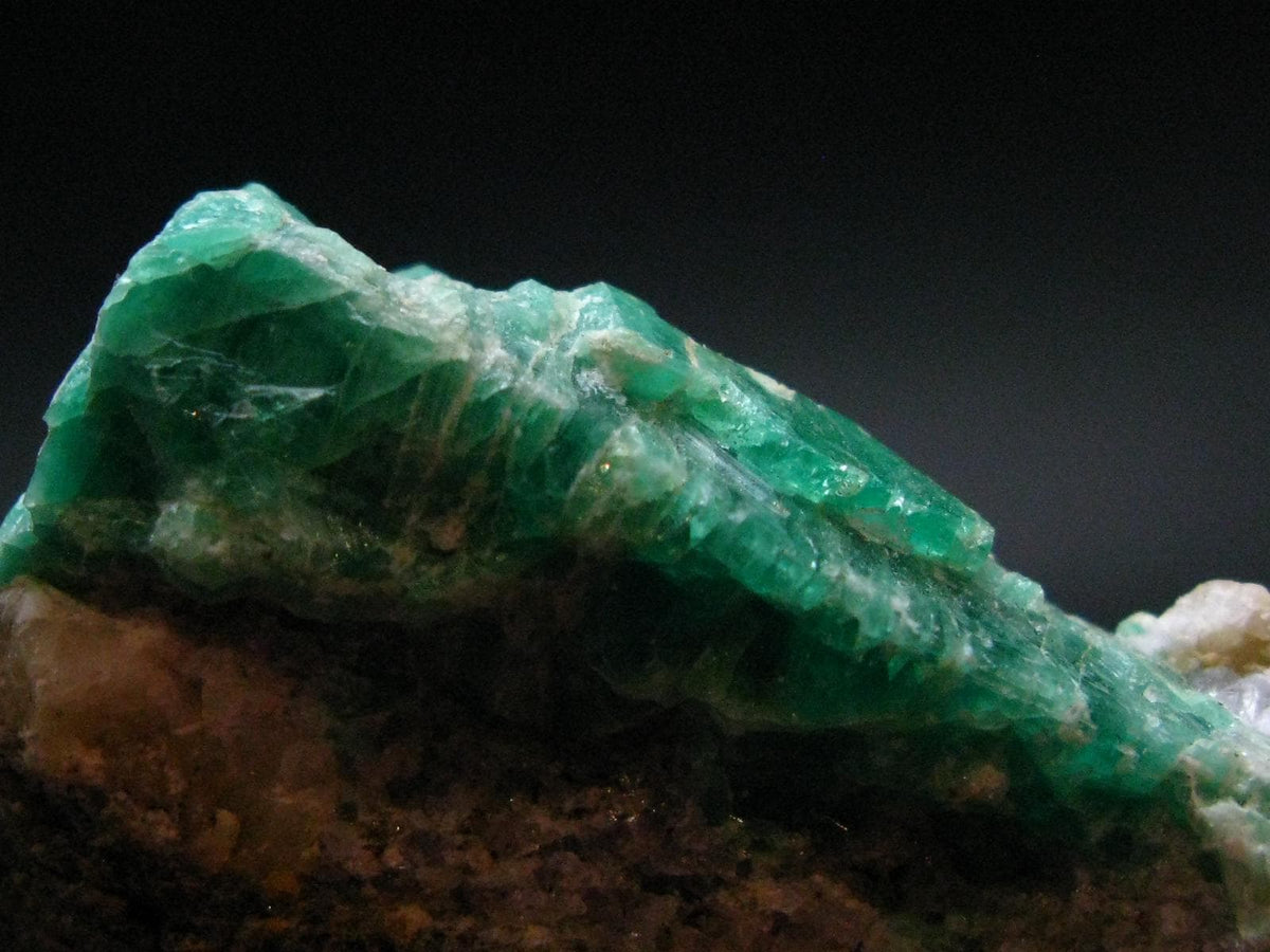 Emerald Beryl Cluster From China - 2.7"- 194.43 Grams