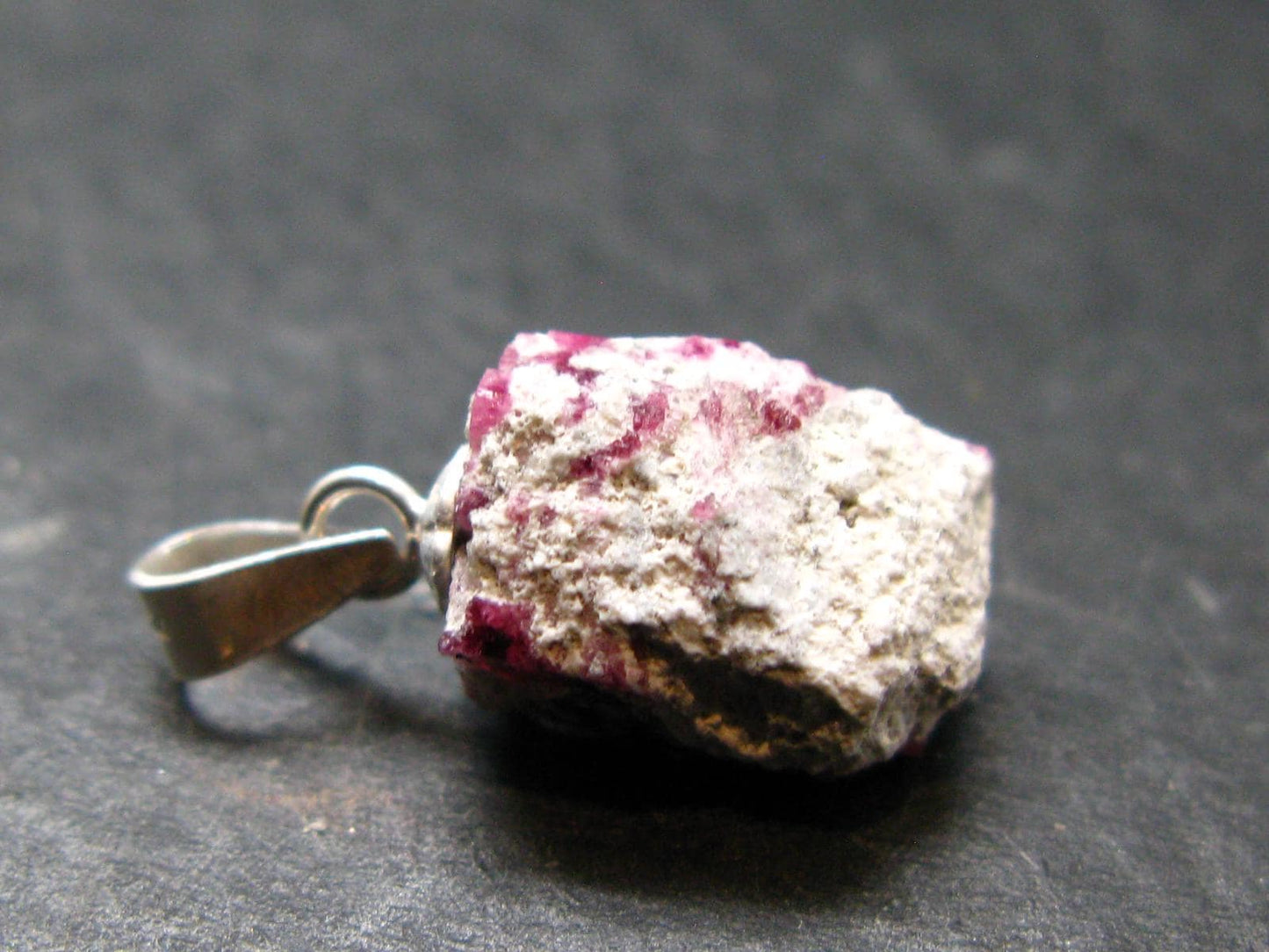 Bixbite Red Emerald Beryl Silver Pendant From Utah USA - 5.65 Carats - 0.7"
