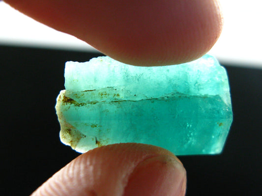 Emerald Beryl Crystal From Colombia - 0.8" - 15.2 Carats