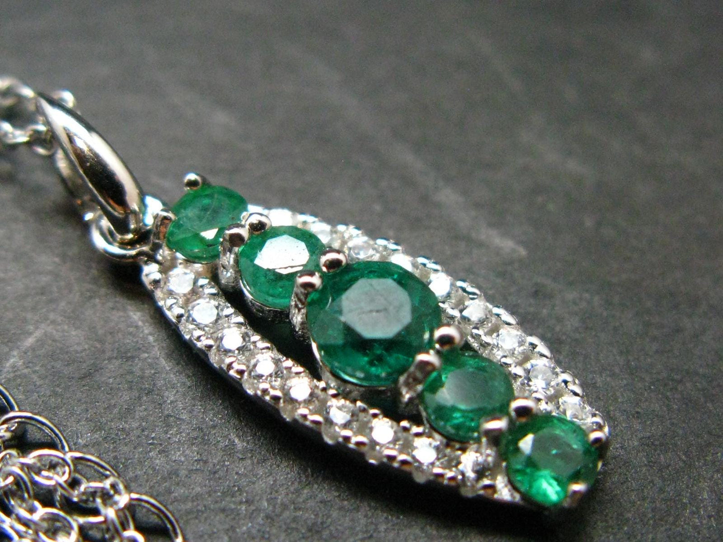 Emerald Silver Pendant W/Chain From Colombia - 0.69 Carats