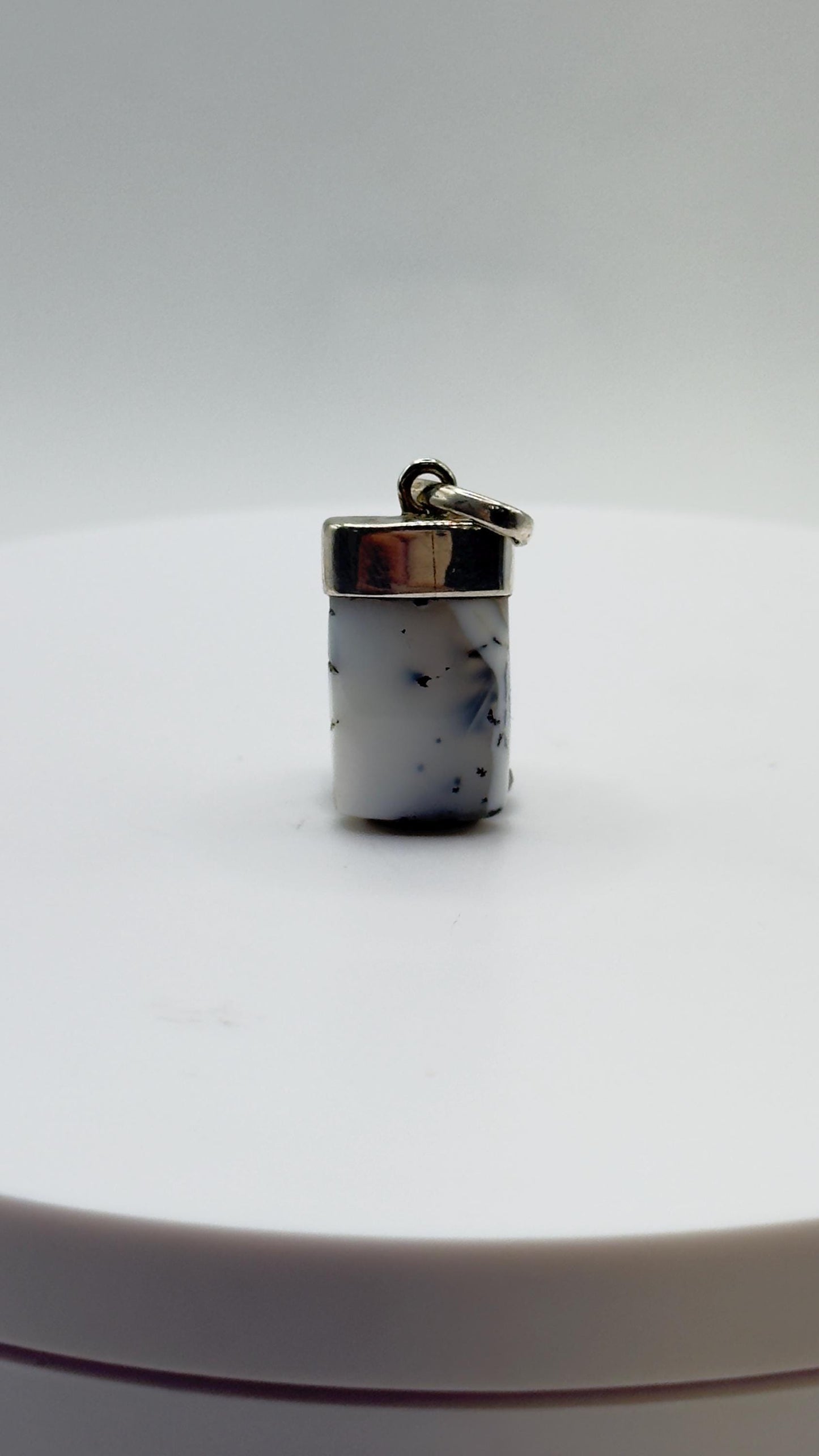 Elegant Dendritic Agate Pendant – Natural Scenic Pattern Gemstone Statement Jewelry