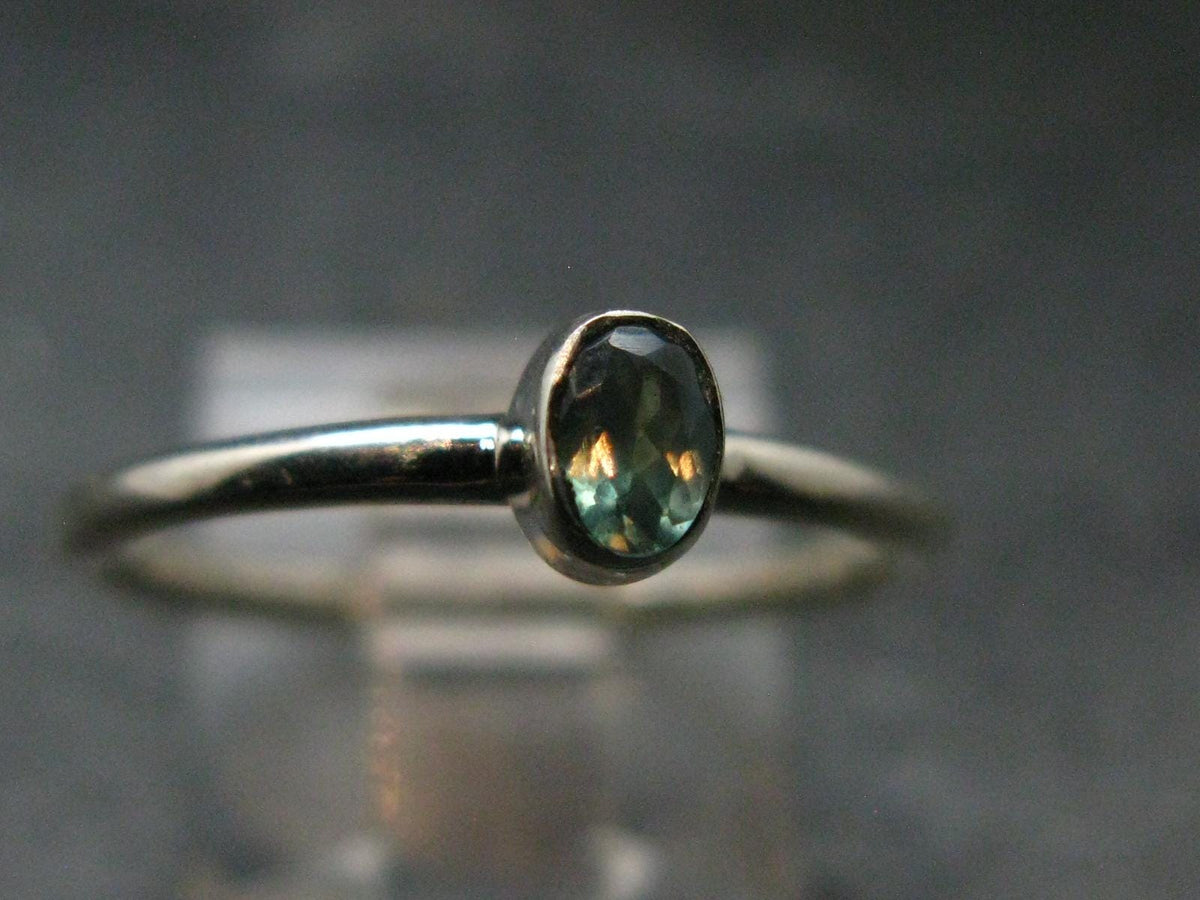 Genuine Alexandrite Gem Silver Ring From Russia - Size 7 - 1.47 Grams