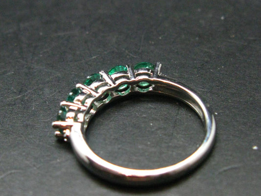 Emerald Crystal Silver Ring from Colombia - 1.25 Carats - Size 6