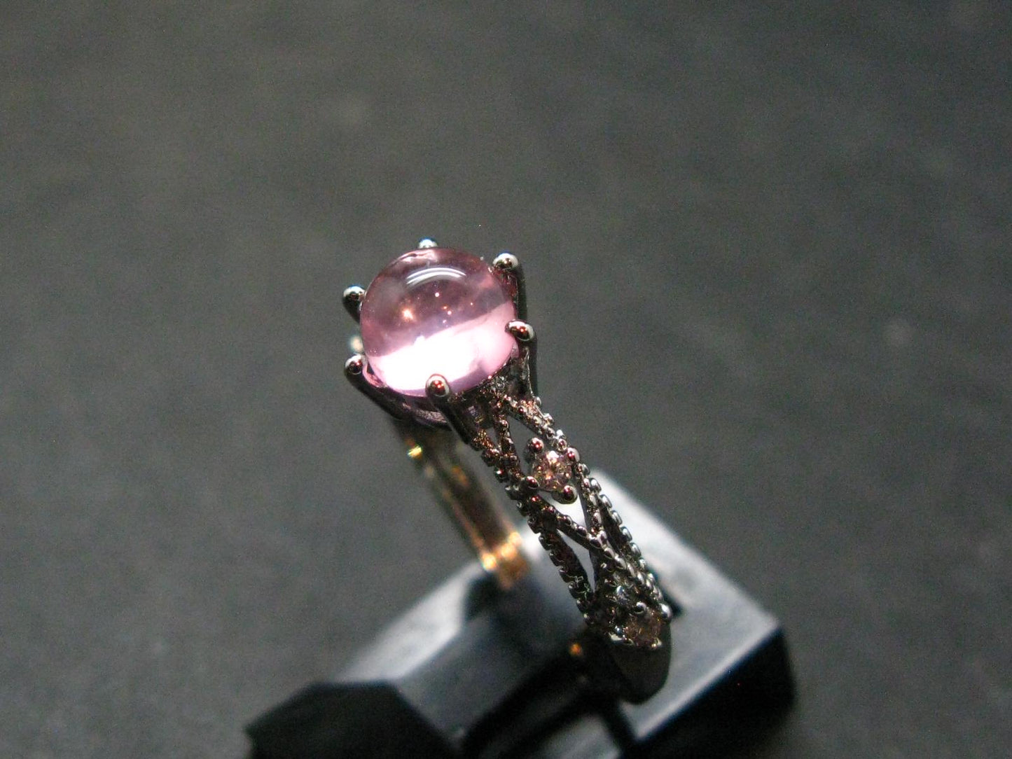 Natural Rose Quartz Ring from Brazil - 1.77 Grams - Size adjustable