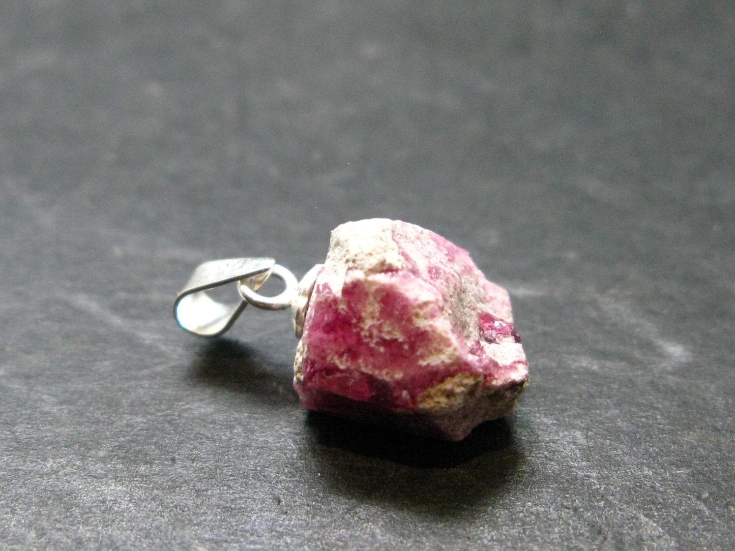 Bixbite Red Emerald Beryl Silver Pendant From Utah USA - 6.30 Carats - 0.7"