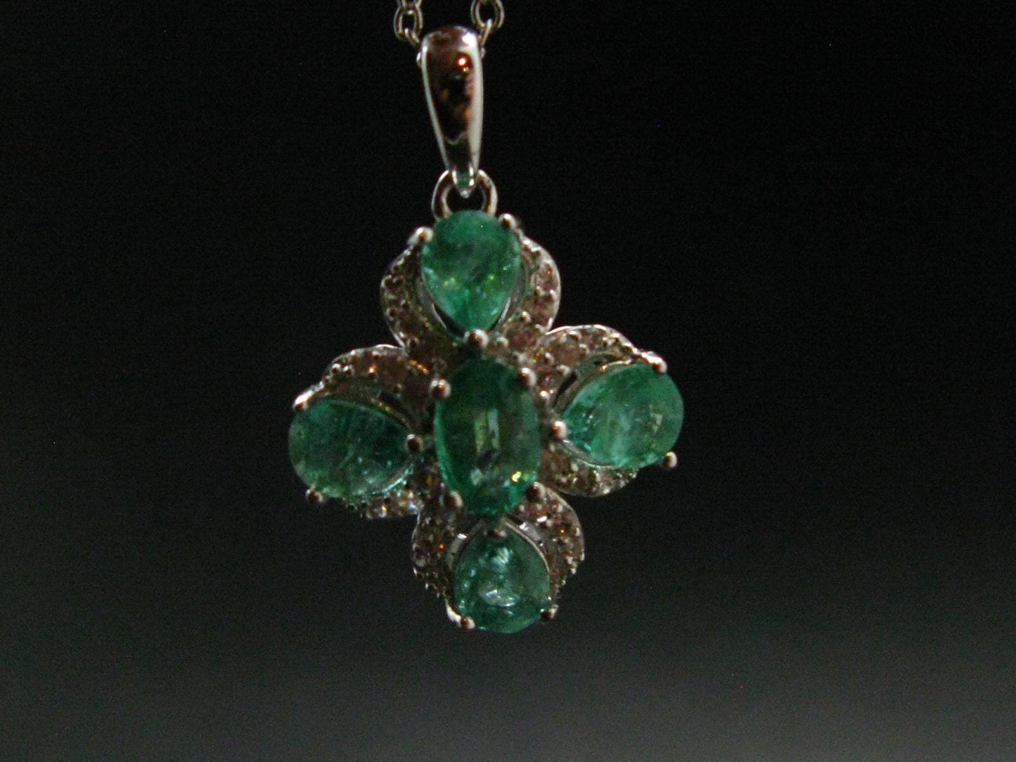 Emerald Silver Pendant W/Chain From Colombia - 3.32 Grams Total