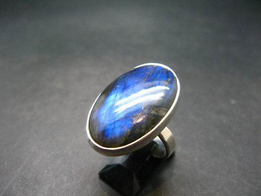 Labradorite Cabochon Silver Ring From Madagascar - 10.82 Grams - Size 8