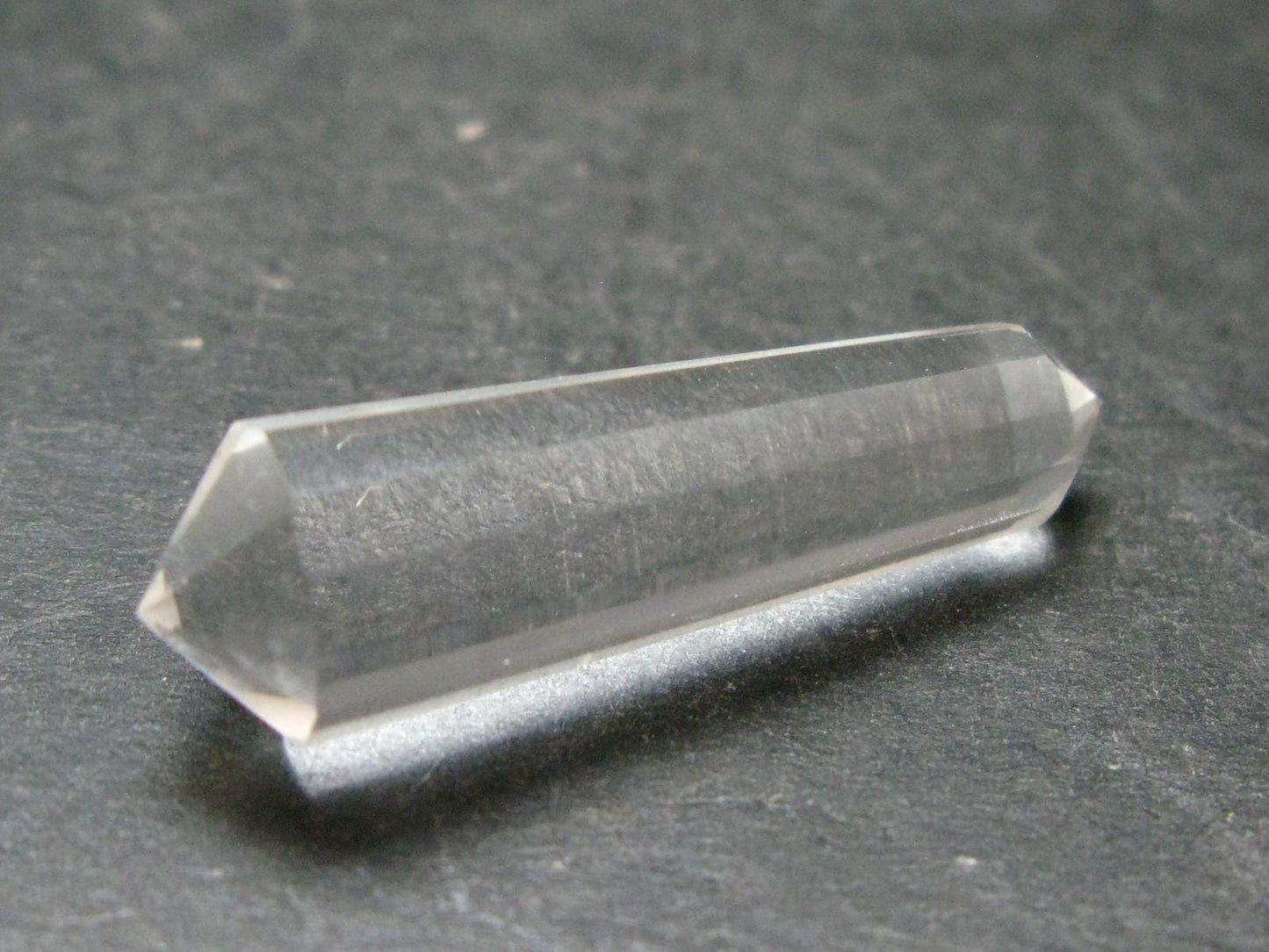 Perfect Quartz Vogel Crystal Healing Wand - 1.4" - 4.92 Grams