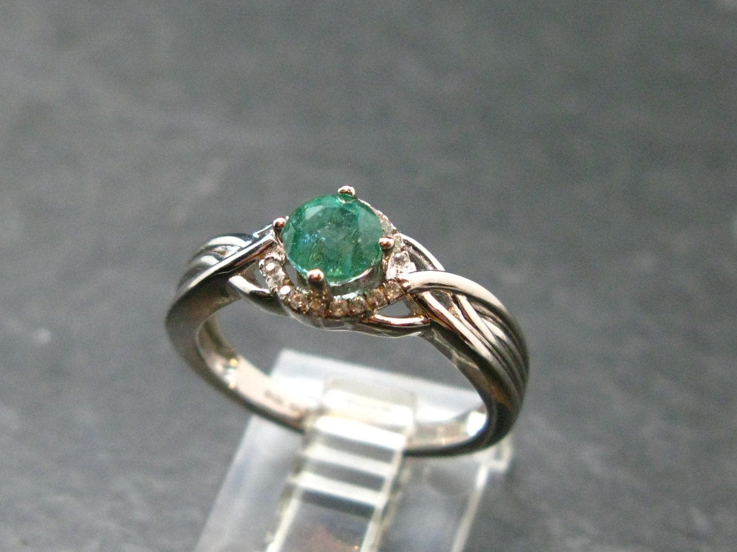 Emerald Faceted Silver Ring from Colombia - 3.11 Grams Total - Size 7