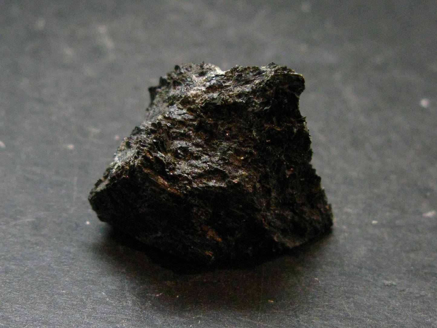 Rare Nuumite Nuummite Raw Piece From Greenland - 16.19 Grams - 1.1"