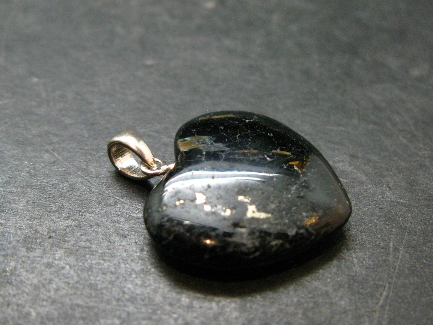 Silver Nuumite Nuummite Heart Pendant From Greenland - 1.0" - 3.77 Grams