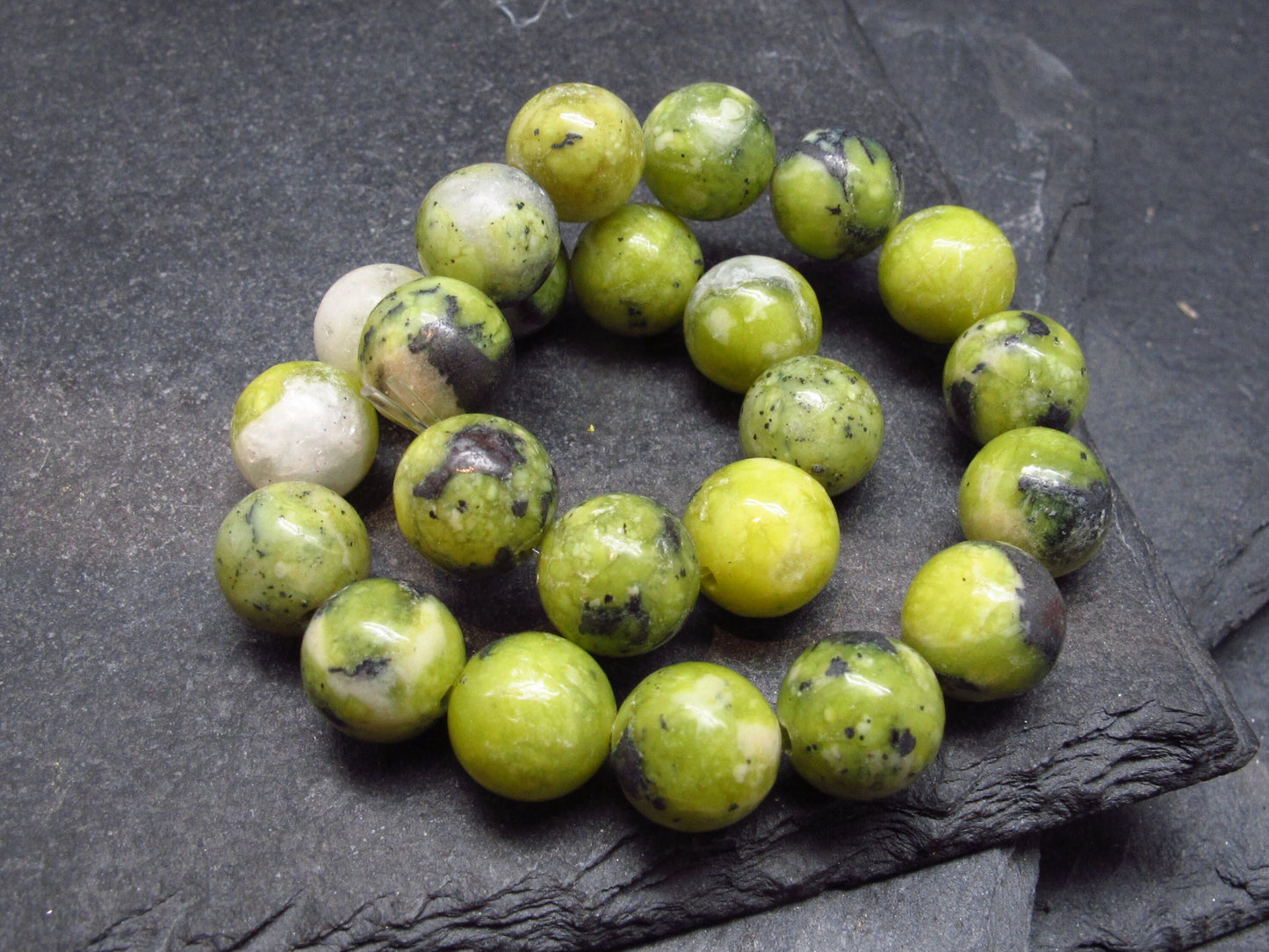 Lizardite Genuine Bracelet ~ 7 Inches ~ 8mm Round Beads