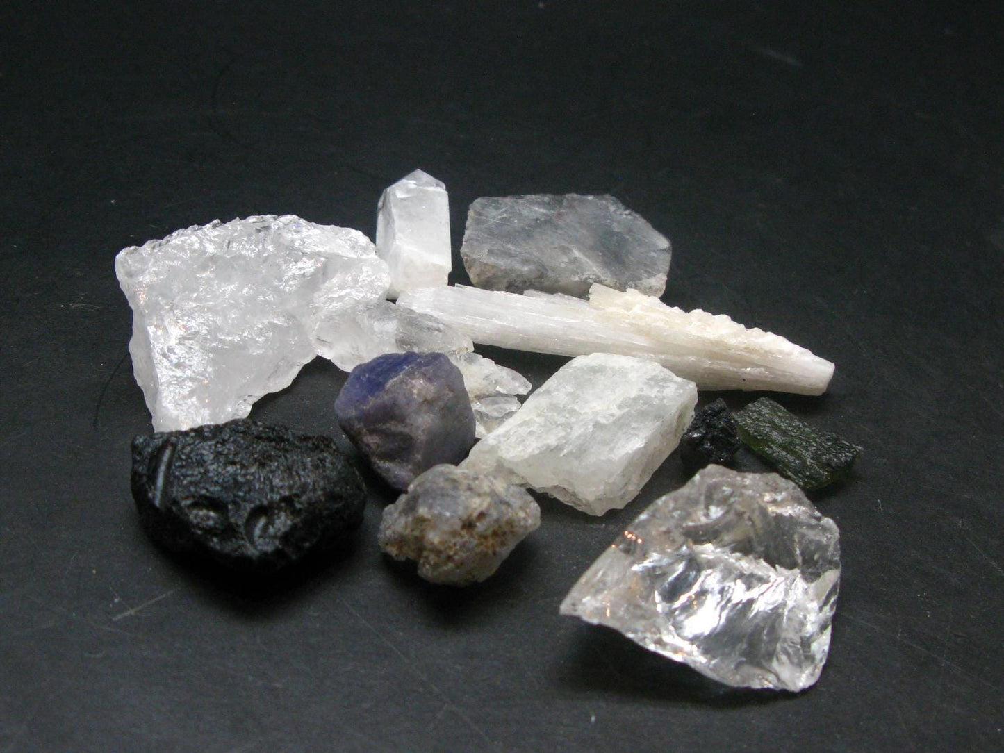Synergy 12 Set Phenakite Moldavite Natrolite Petalite Danburite Tektite Scolecite Herderite Tanzanite Brookite 73.11 Gr