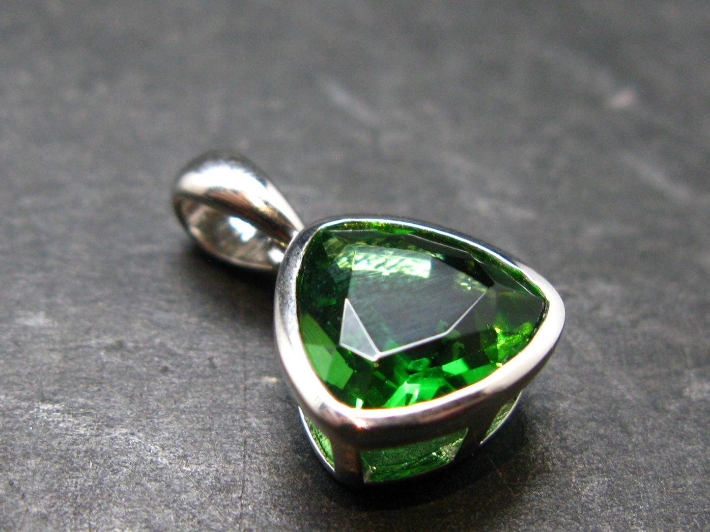 Helenite Gaia Stone Gem Sterling Silver Pendant From Washington - 4.0 Carats